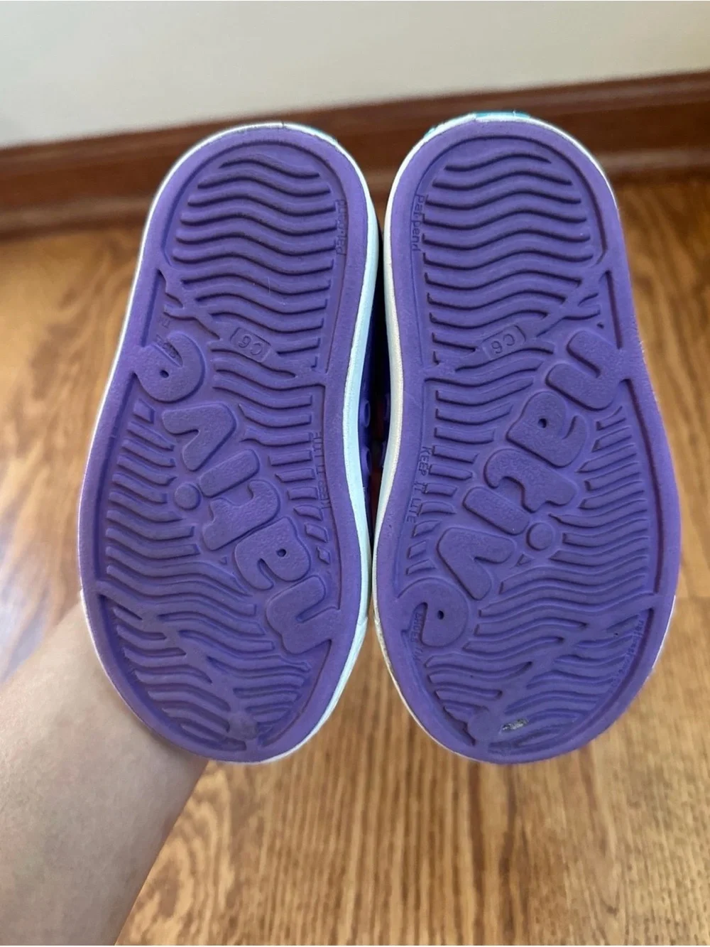 Native Slip On Shoes Girls Size 6 Purple